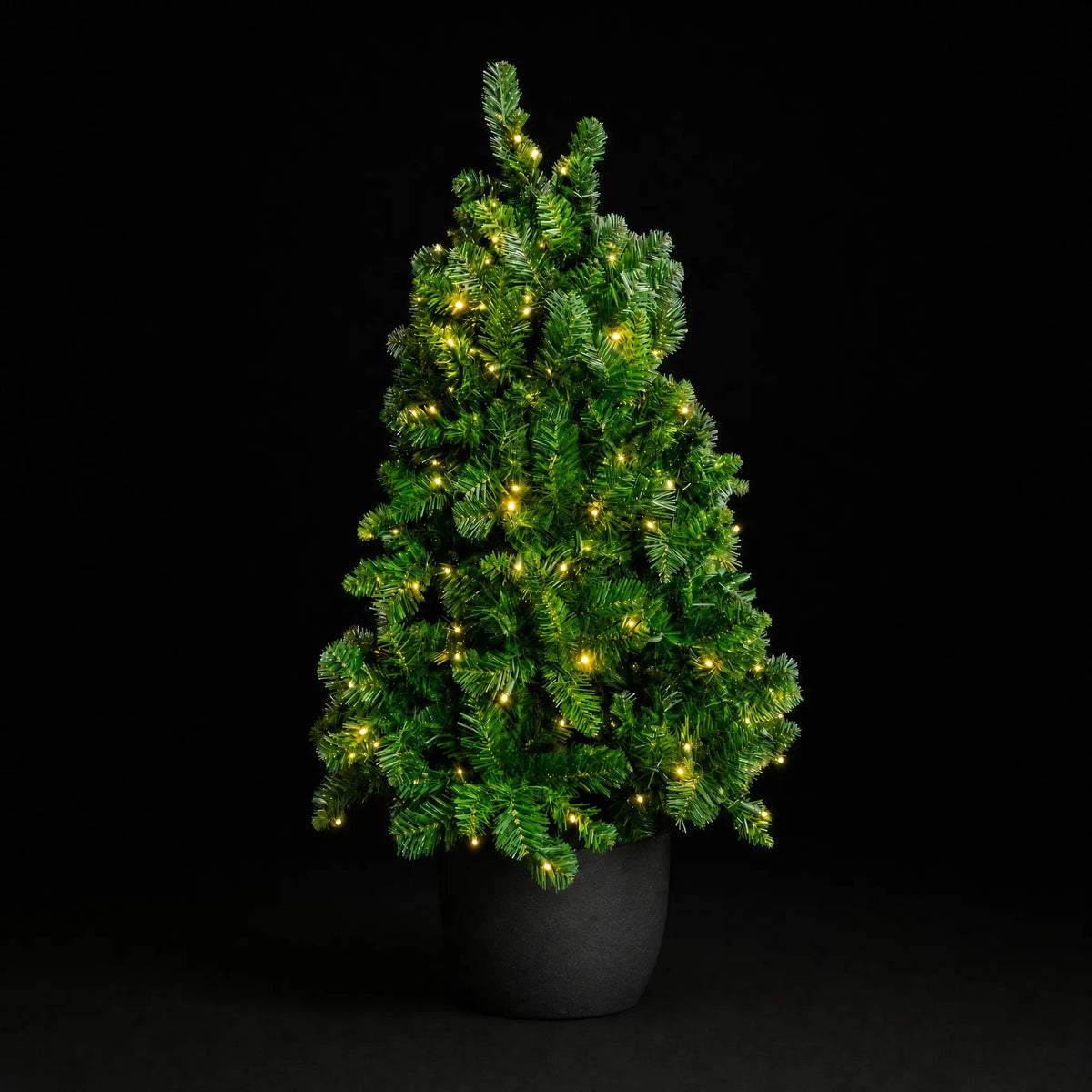 Holidynamics 48" Pre-Lit Potted Tree